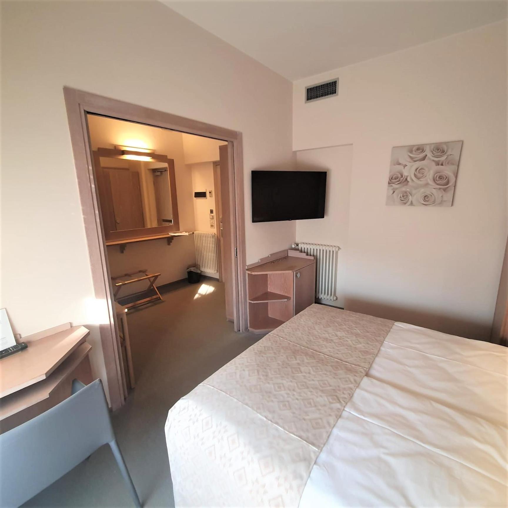 Hotel Europa Lignano Sabbiadoro Ngoại thất bức ảnh