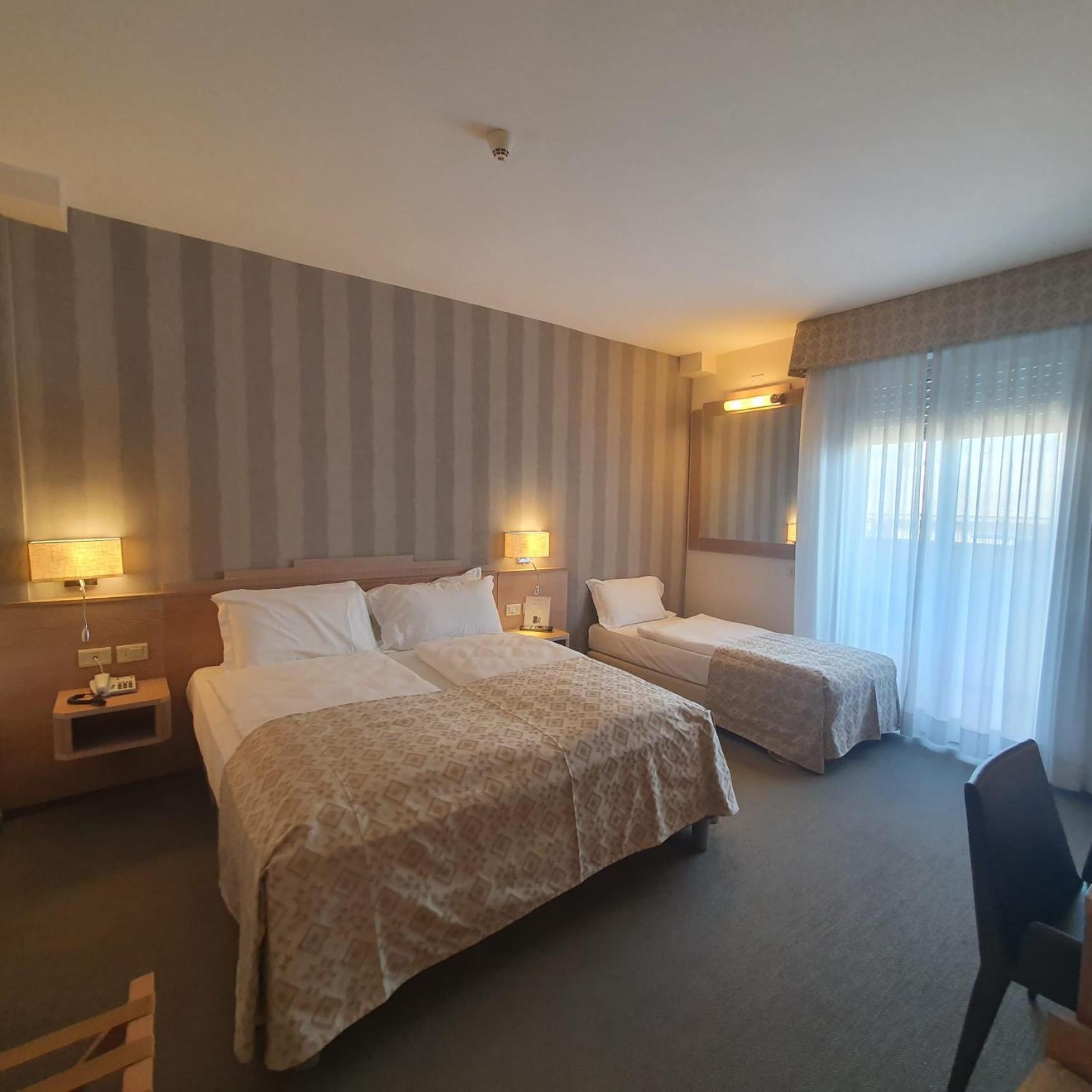 Hotel Europa Lignano Sabbiadoro Ngoại thất bức ảnh