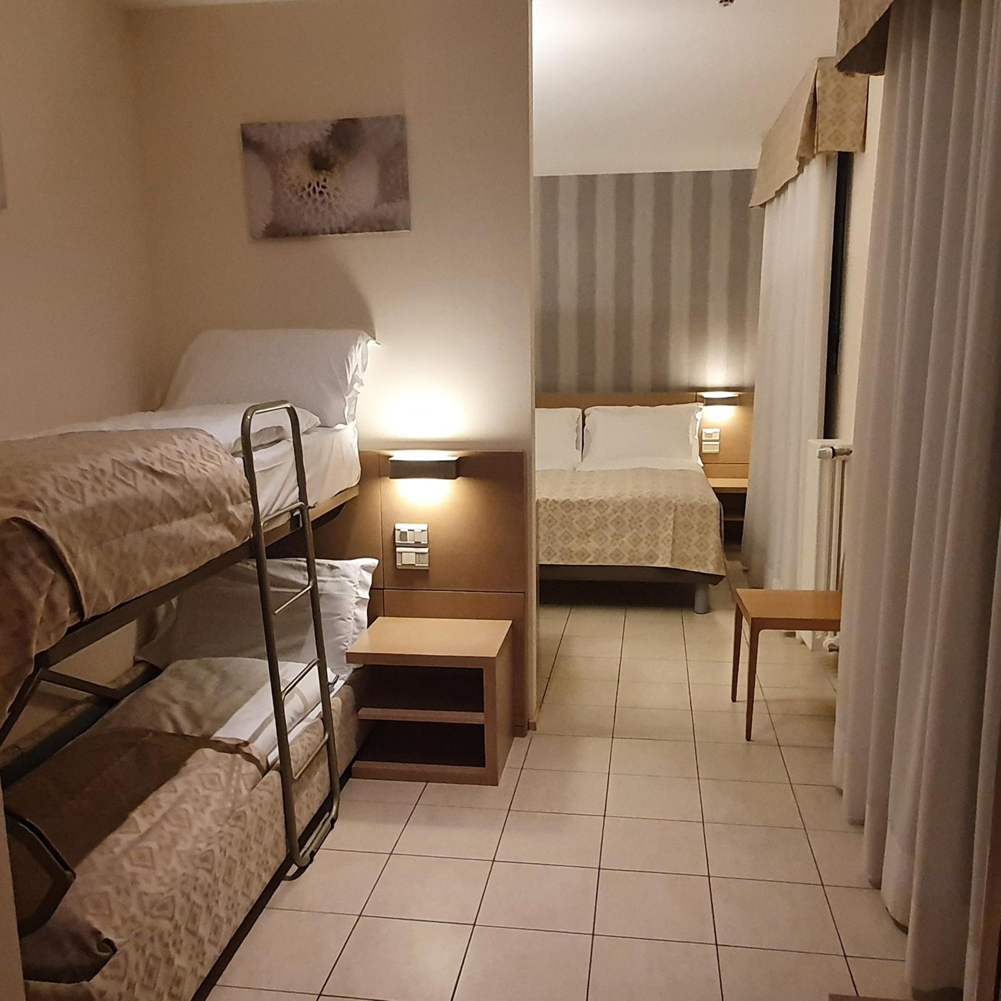 Hotel Europa Lignano Sabbiadoro Ngoại thất bức ảnh